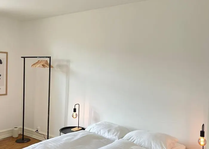 L - Gammel Jernbanevej 19 4 * Copenhagen