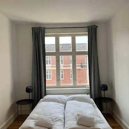 L - Gammel Jernbanevej 19 4 Copenaghen